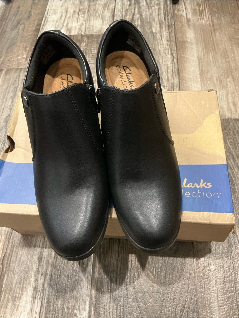 Clarks Black Low Block Heels Size 8.5 - Picture 16 of 16